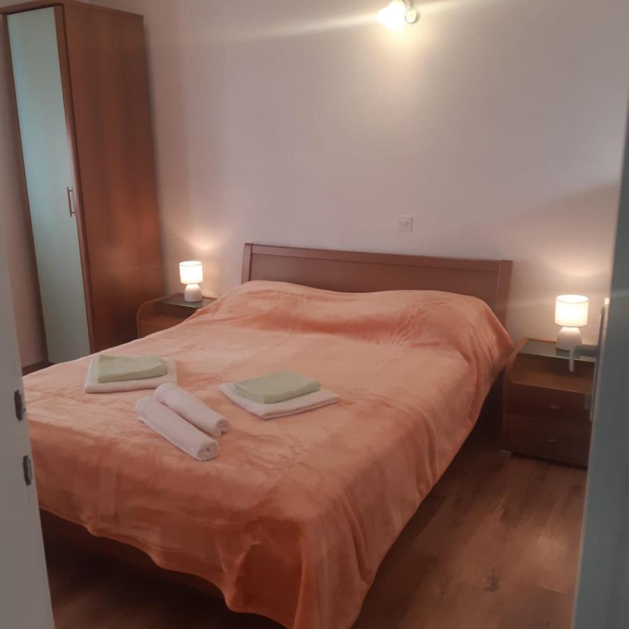 Apartment Igrane 10033A Buitenkant foto